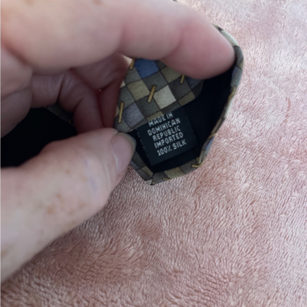 Sophisticated Geometric Pattern Tie - image 8